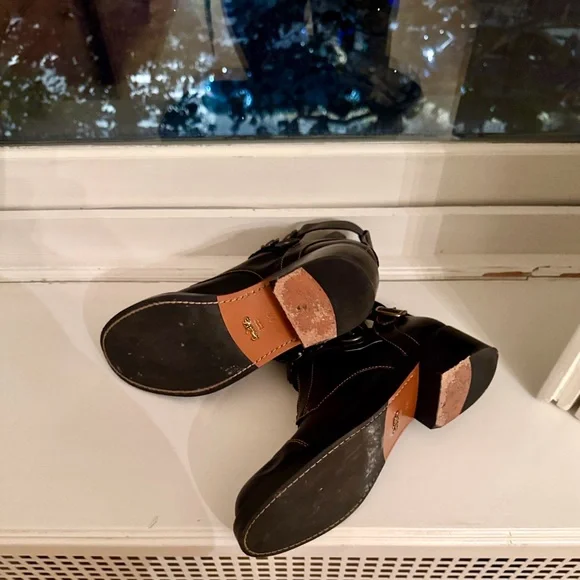 Coach booties dark brown with flowers and buckles - Picture 3 of 4